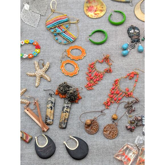 Lot of 29 Pair of Boho Vibe Earrings for Pierced Ears - Picture 5 of 10